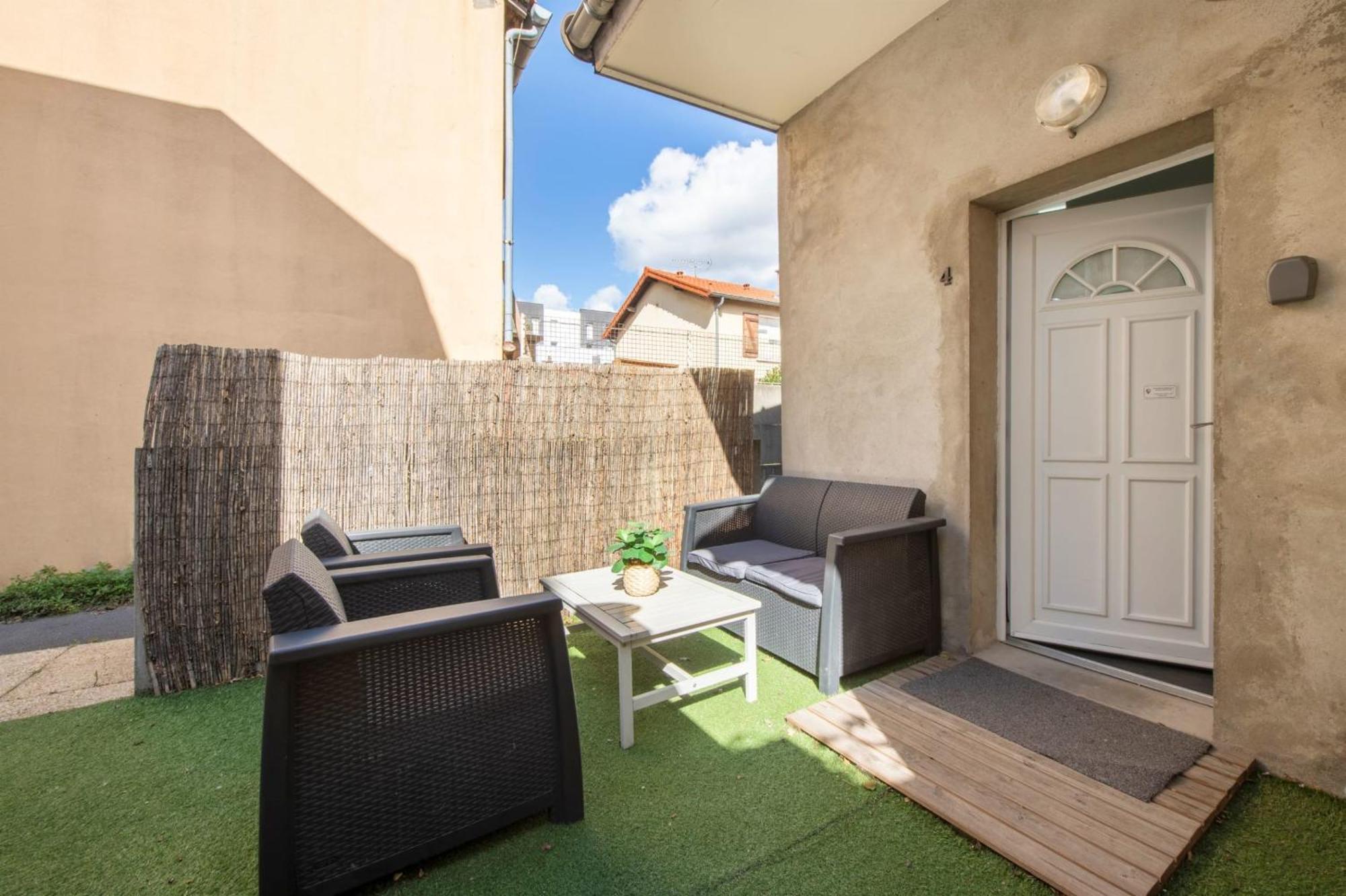 Benfleet 4 Cosy Studio Proche Paris Apartment โรแมงวิลล์ ภายนอก รูปภาพ